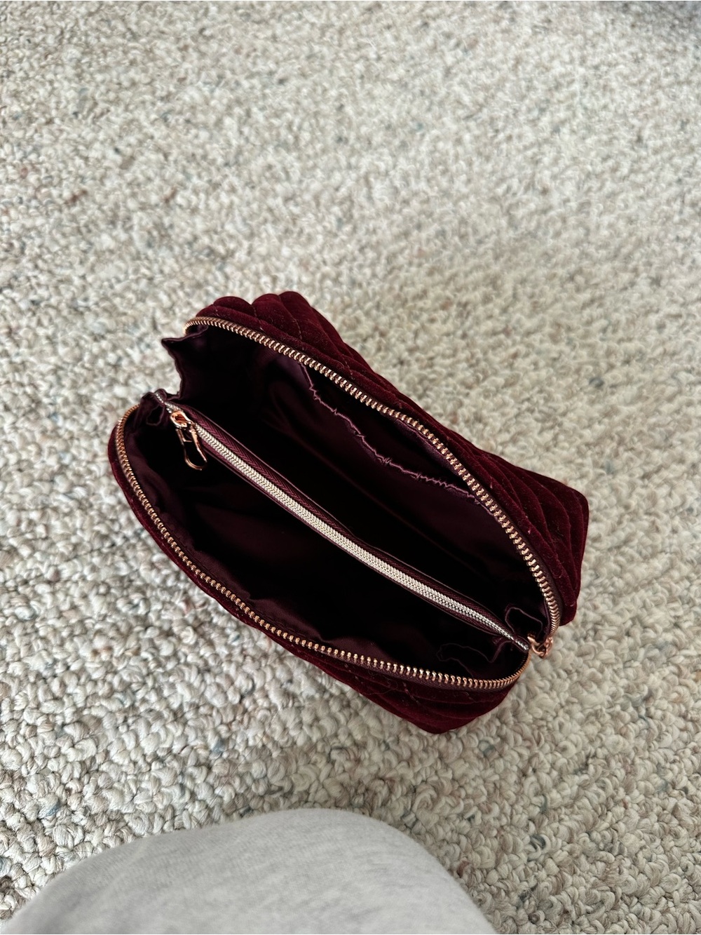 Charlotte Tilbury Quilted Velvet Cosmetic Case in Burgundy with Gold CT Logo - Picture 3 of 3